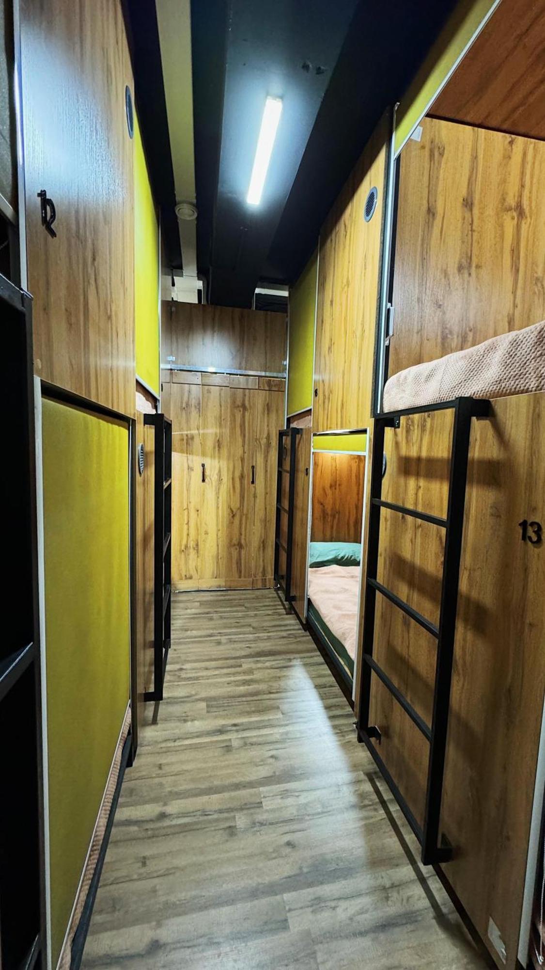 Hostel Kochevnik Capsule Hotel Almaty Extérieur photo