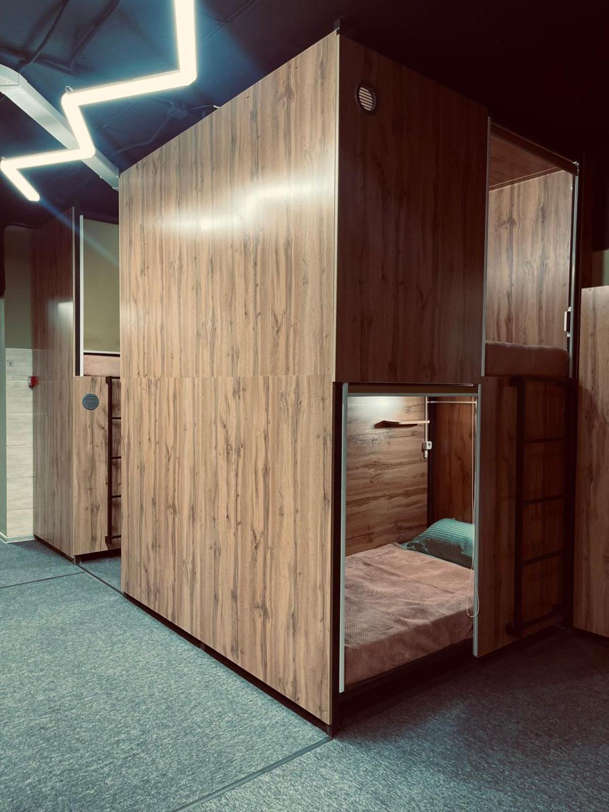Hostel Kochevnik Capsule Hotel Almaty Extérieur photo