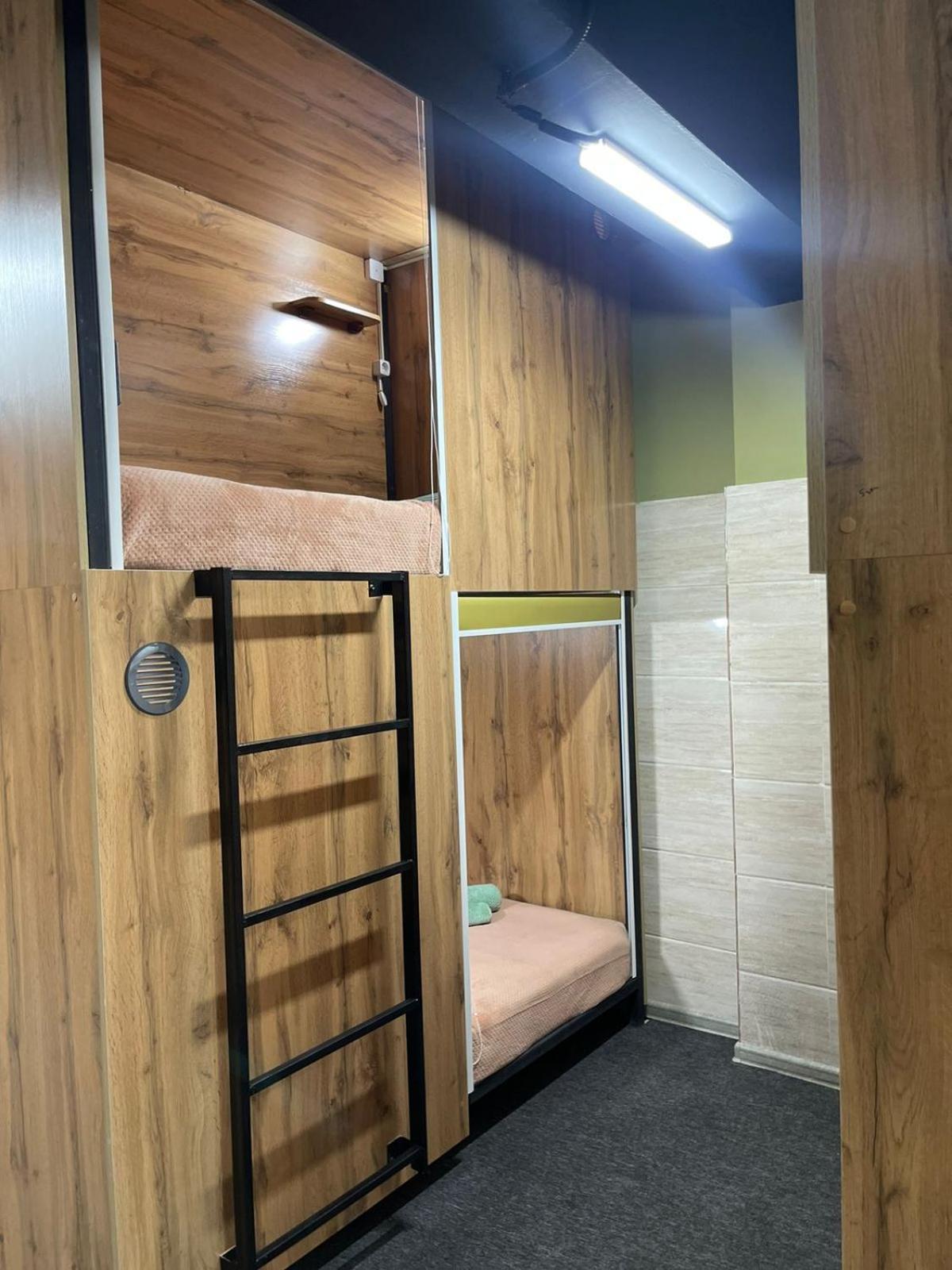 Hostel Kochevnik Capsule Hotel Almaty Extérieur photo