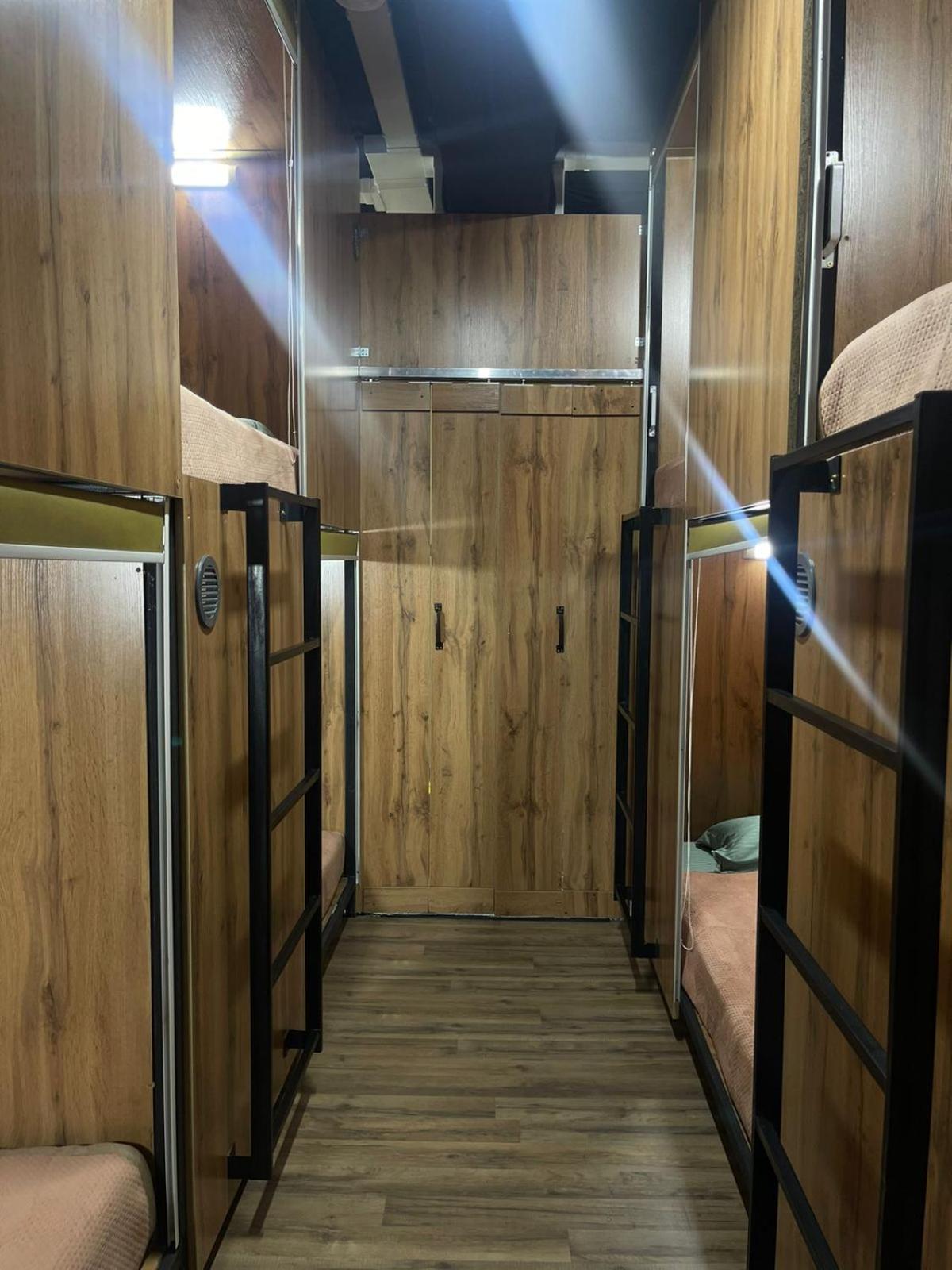 Hostel Kochevnik Capsule Hotel Almaty Extérieur photo