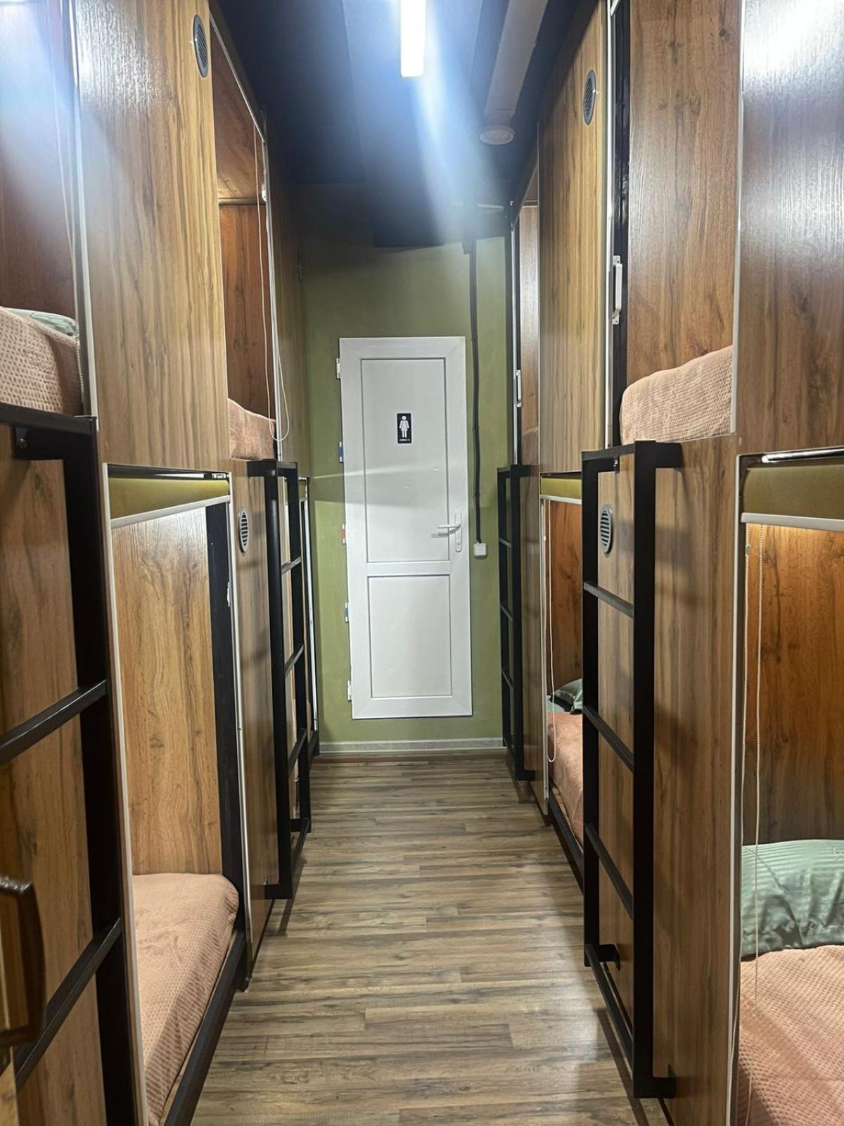 Hostel Kochevnik Capsule Hotel Almaty Extérieur photo