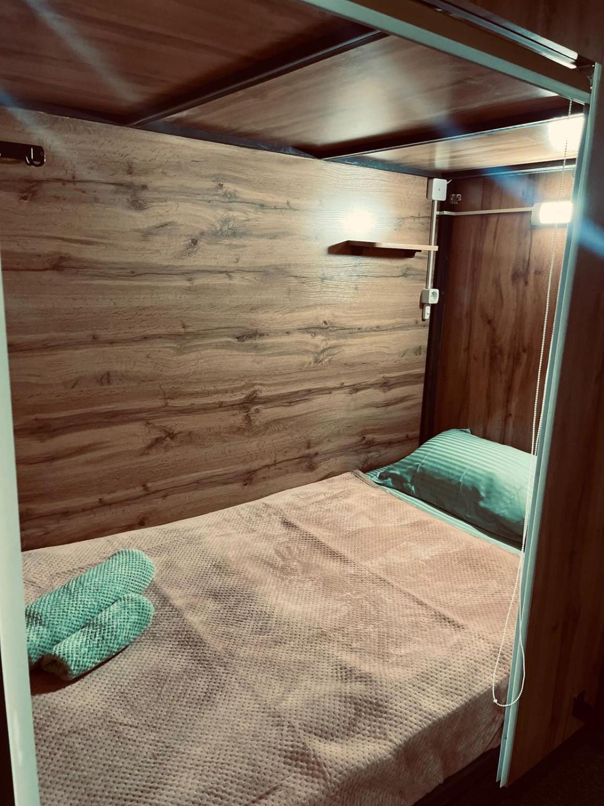 Hostel Kochevnik Capsule Hotel Almaty Extérieur photo